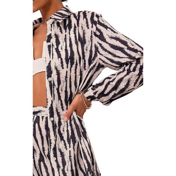 2/$30 NWT PrettyLittleThing Size 10 Black & White Zebra Print Oversized Shirt - Picture 5 of 16